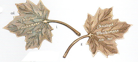 Kleines Ahornblatt mit Name und Jahreszahl