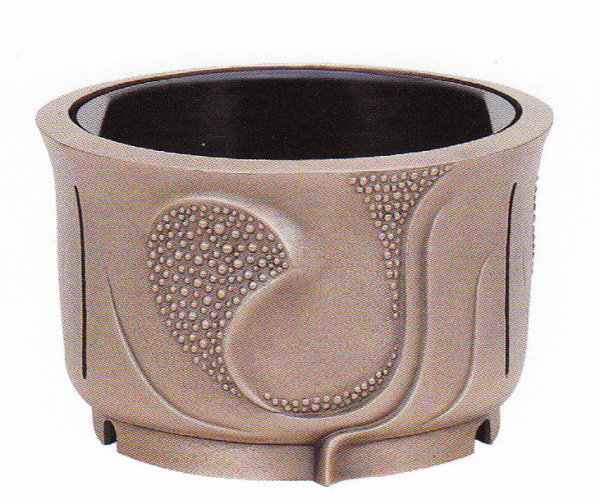 Schale mit Verzierungen aus Bronze