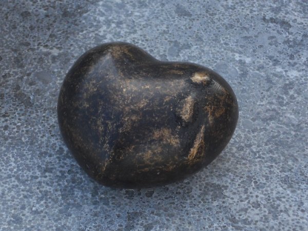 Herz aus Bronze