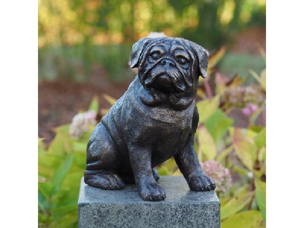 Bronzefigur Mops