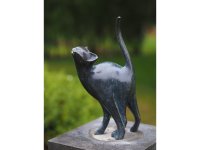 genießende Katzenfigur aus Bronze
