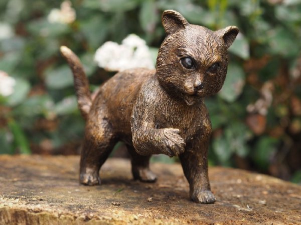 kleine Katze aus Bronze