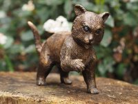kleine, fauchende Katzenfigur aus Bronze