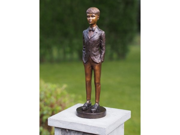 Figur Junge mit Smoking aus Bronze