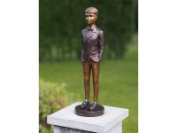 Figur Junge mit Smoking aus Bronze