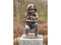 Figur aus Bronze Mädchen in der Hocke kuschelnd mit...