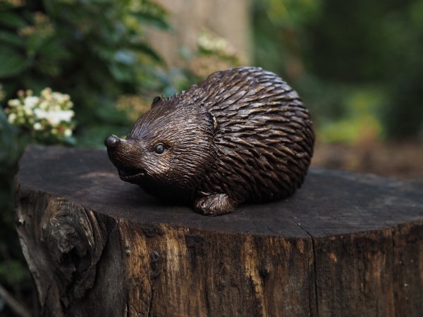 Igel Bronzefigur
