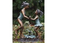 Bronzefigur zwei fröhliche Kinder beim tanzem um...
