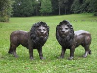 lebensechtes Löwenpaar aus Bronze
