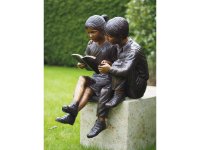 Bronzeskulptur Junge und Mädchen beim Lesen