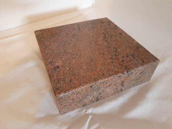 Granitsockel Multiclolor Red