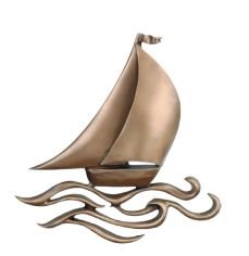 Segelschiff mit Wellen