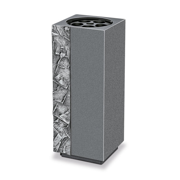 Grabvase mit Ornament aus Aluminium